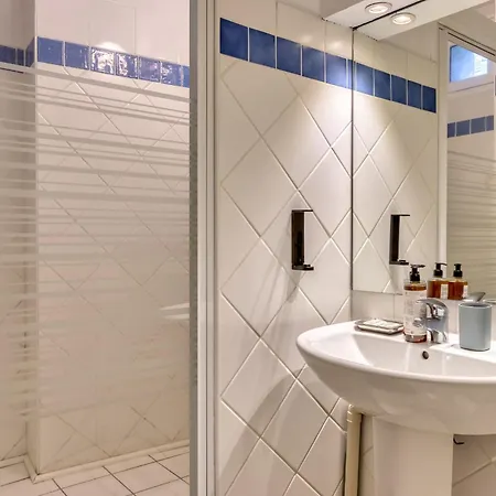 Geoffroy Sublime Duplex A Proximite De La Place Du Vieux Marche Apartman