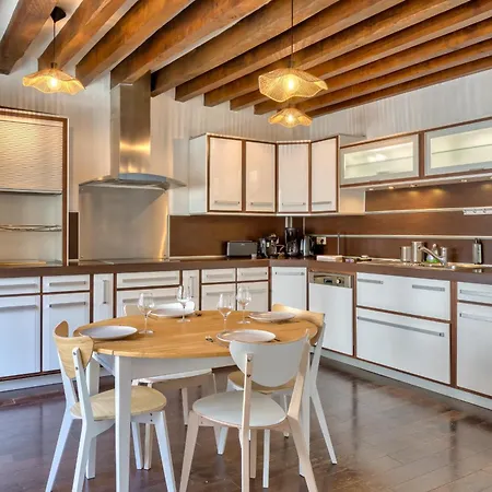 Апартаменты Geoffroy Sublime Duplex A Proximite De La Place Du Vieux Marche Руан