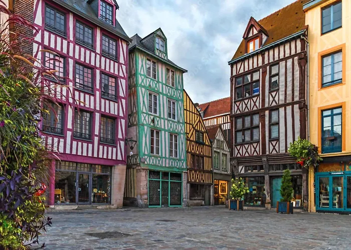 Geoffroy Sublime Duplex à Proximité De La Place Du Vieux Marché Appartamento *