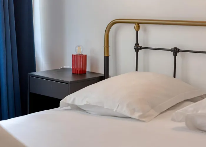 Geoffroy Sublime Duplex A Proximite De La Place Du Vieux Marche